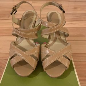 3 1/2in heeled Tan Naturalizer sandal